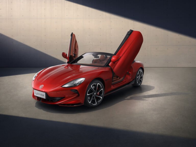 เอ็มจี อวดโฉม MG CYBERSTER และ IM LS6 ที่งาน Motor Expo 2023