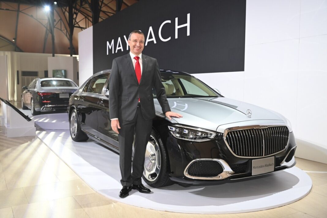 มร.-มาร์ทิน-ชเวงค์-กับ-Mercedes-Maybach-S-580-e