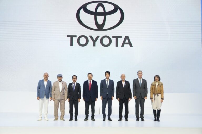 โตโยต้า เผยโฉม HILUX CHAMP ที่งานมอเตอร์เอ็กซ์โป 2023