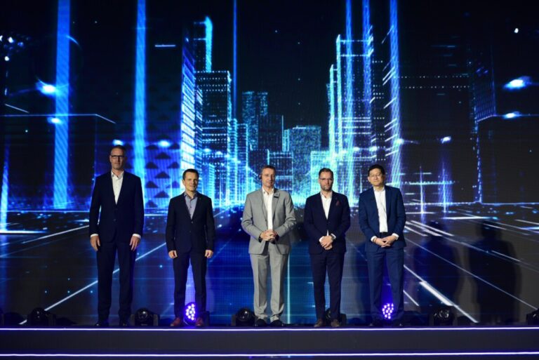 เมอร์เซเดส-เบนซ์ เผยโมเดลธุรกิจ Retail of the Future กดจองรถราคาเดียวทั่วไทย