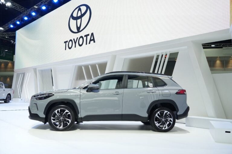 ตลาดรถยนต์กุมภาพันธ์ ชะลอตัวยอดขาย 52,843 คัน